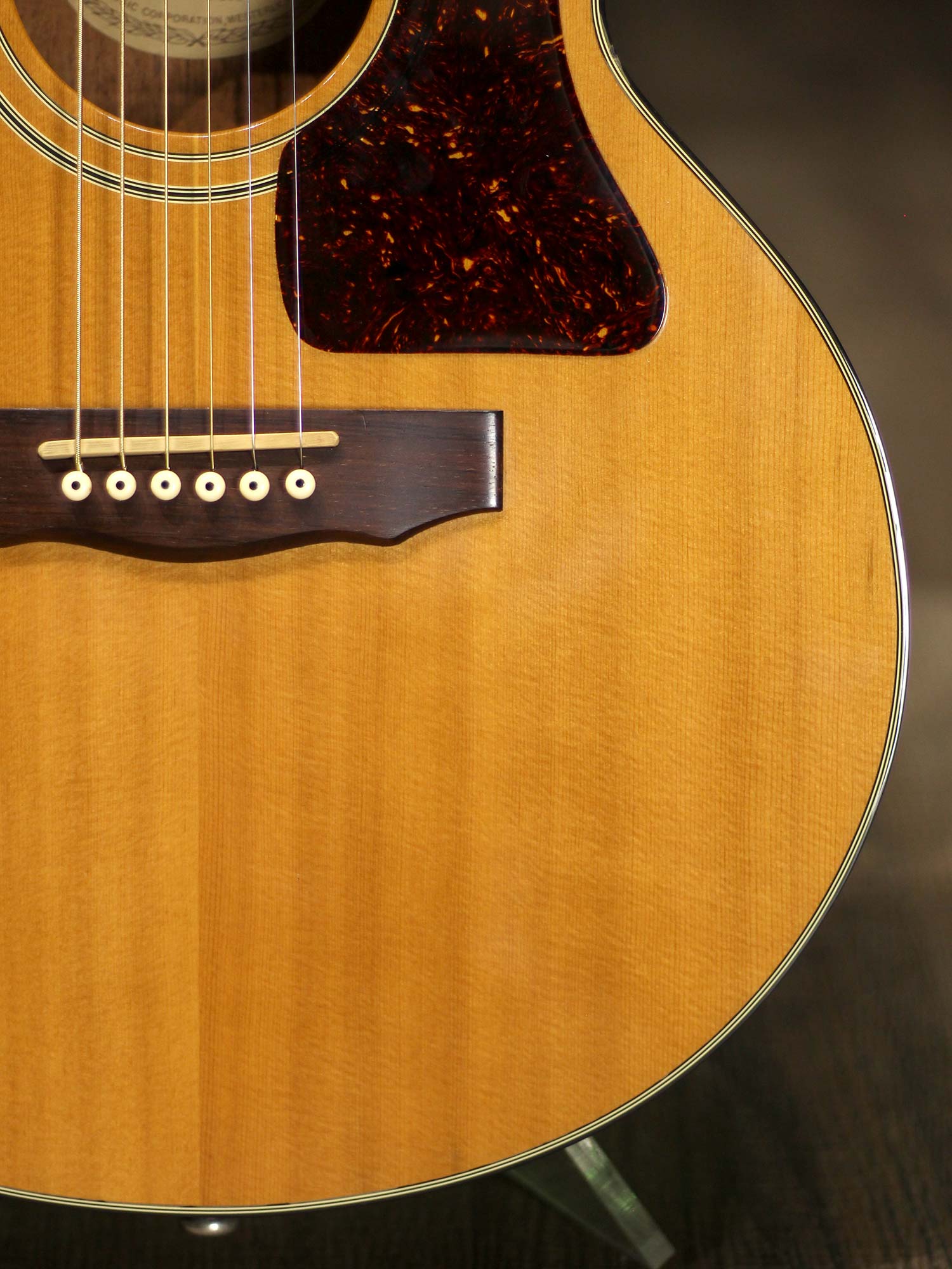Guild Songbird Natural